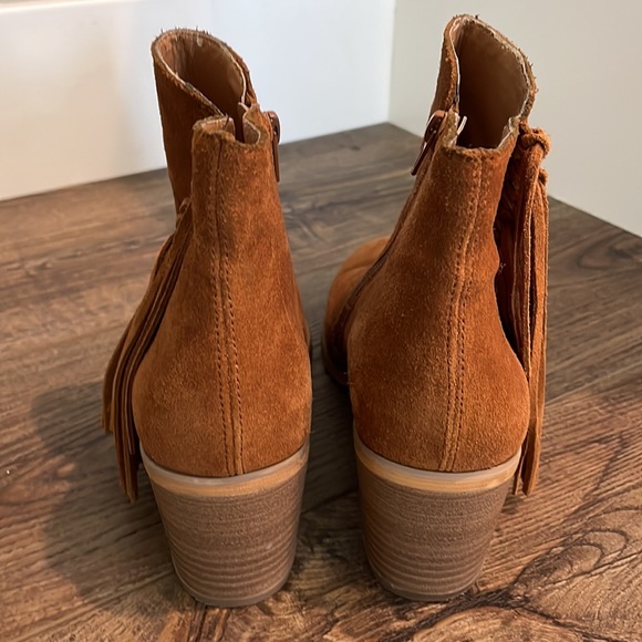 REACTION KENNETH COLE Suede Fringe booties 7.5M - Picture 5 of 8